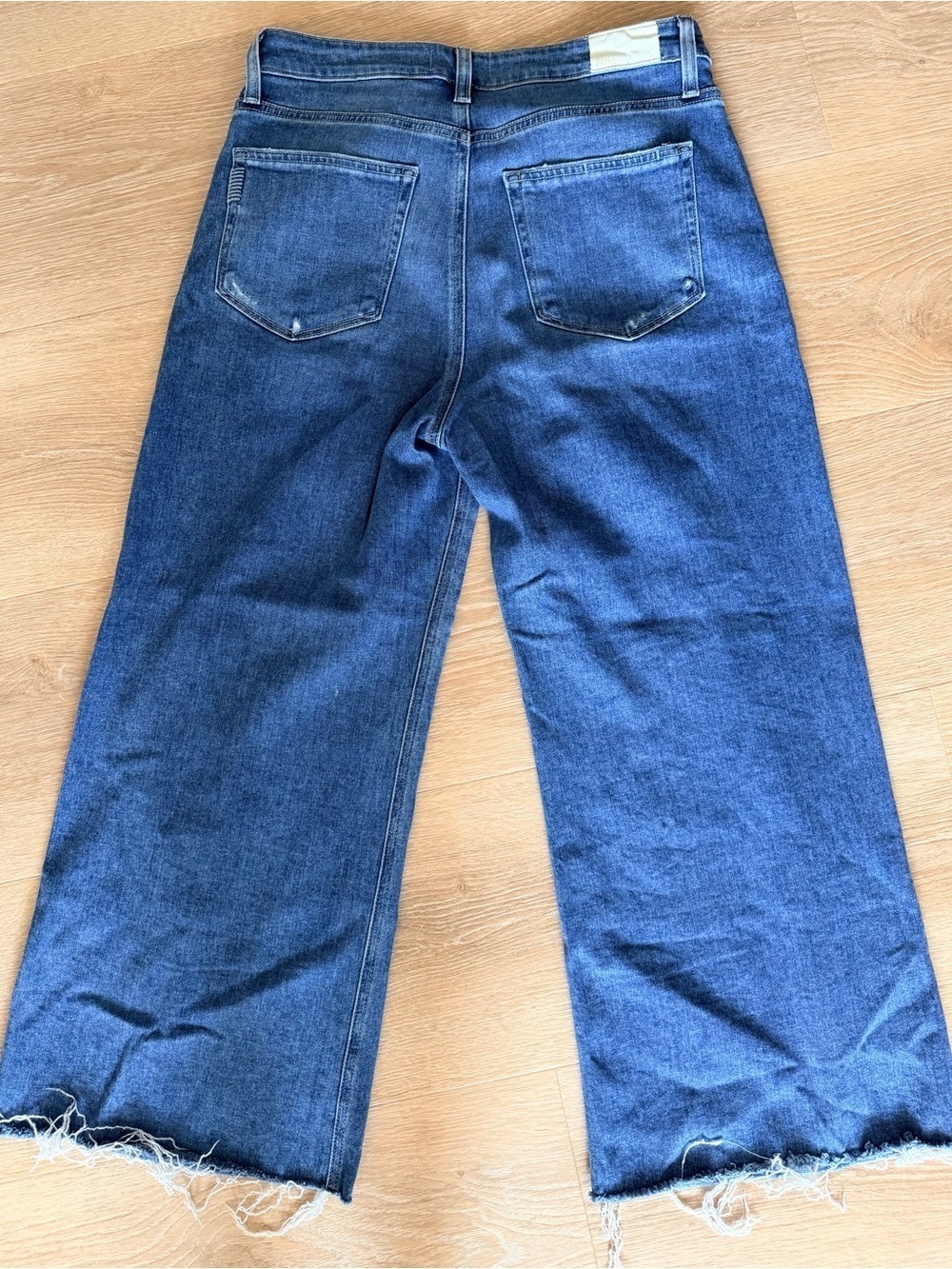 ⛱️🔥PAIGE - Blue Rock Show Distressed Crop Jeans - 29 - Picture 5 of 5